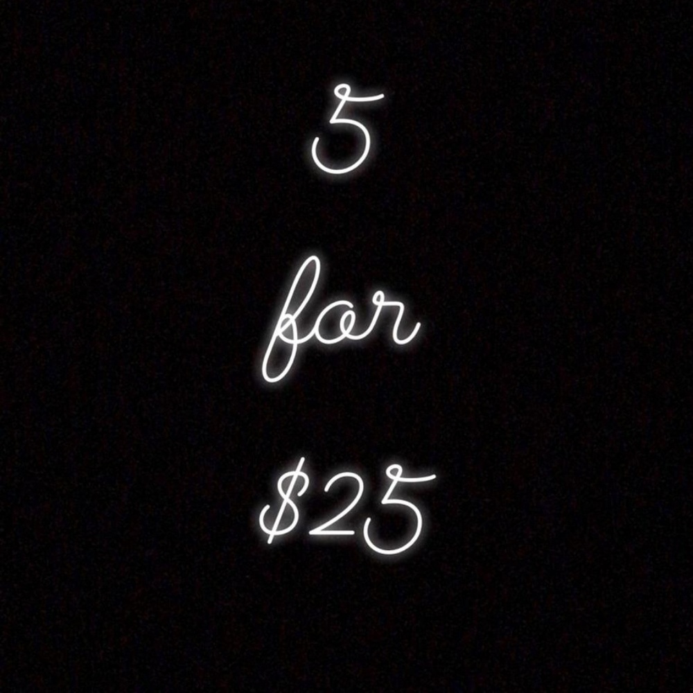 5 for $25! Lawless Seal The Deal Setting Powder - Picture 3 of 3